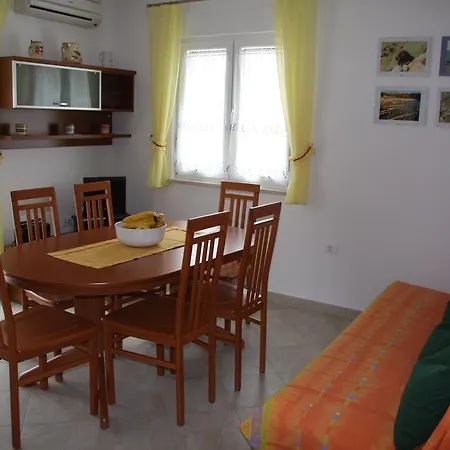 Anethum Apartment Premantura